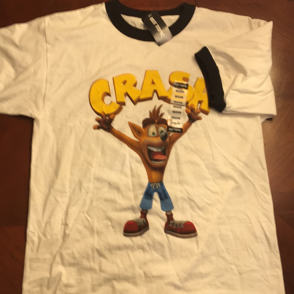 Hot Topic Crash Bandicoot t-shirt